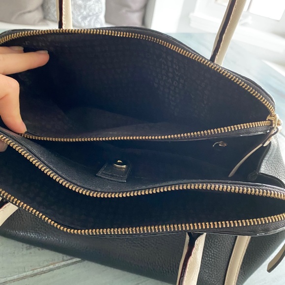 Kate Spade leather purse - Picture 3 of 6